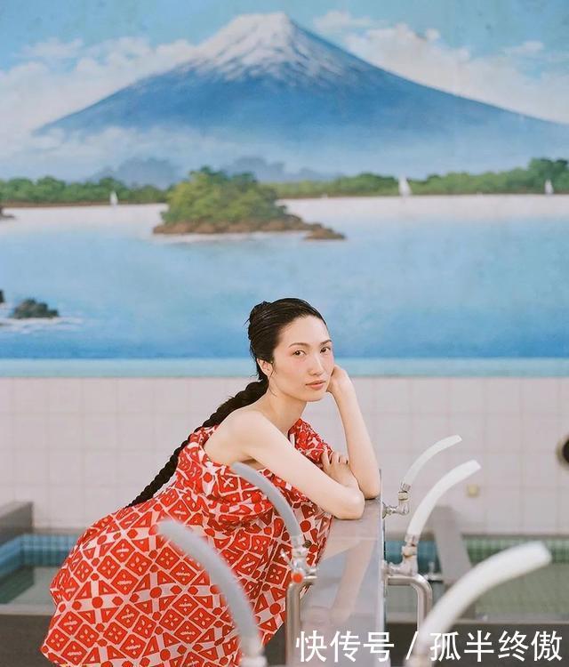  『镜头』搞颜色没前途？她镜头下的少女配色，温暖又高级