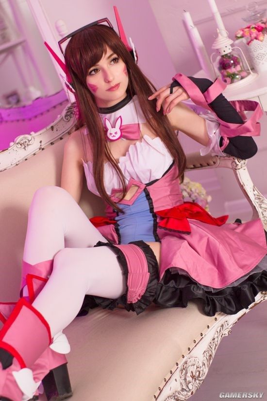 小姐姐COS《守望先锋》少女D.Va:俏皮性感，甜度爆表