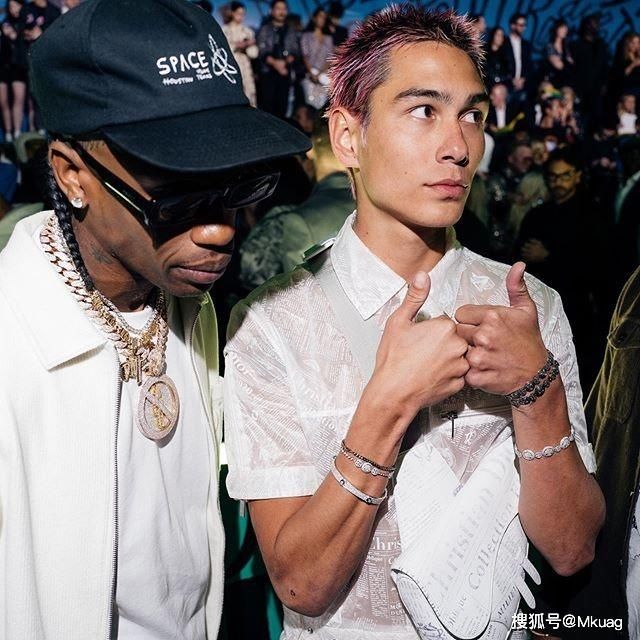  「竟然」TravisScott最近如此钟爱滑板的原因竟然是因为他？
