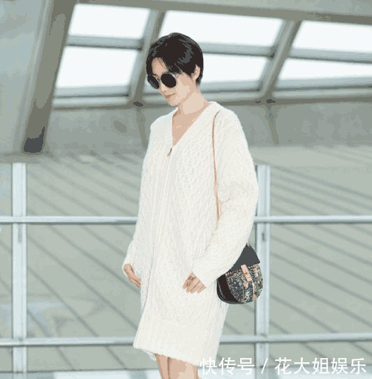 都以为换了眉型的杨紫美了 巴黎一回来却穿起前年流行的毛衣