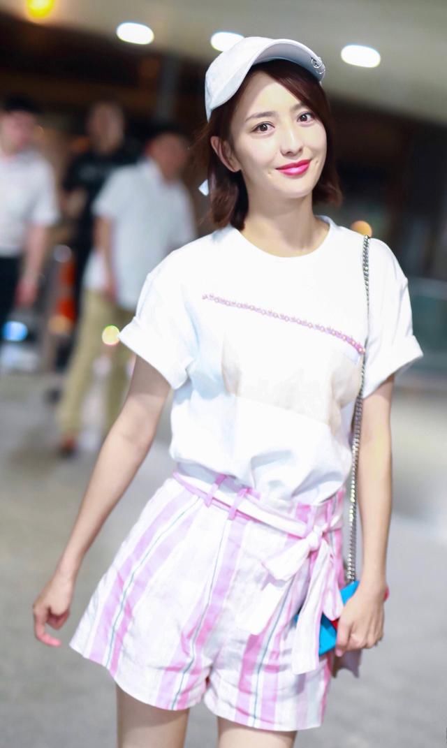 蔡依林花式露背，刘诗诗吴奇隆秀恩爱，佟丽娅最厉害年轻了10岁