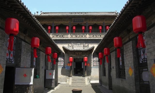 山西乔家大院还未平息，四川又通报13家景区，其中3家被摘帽！