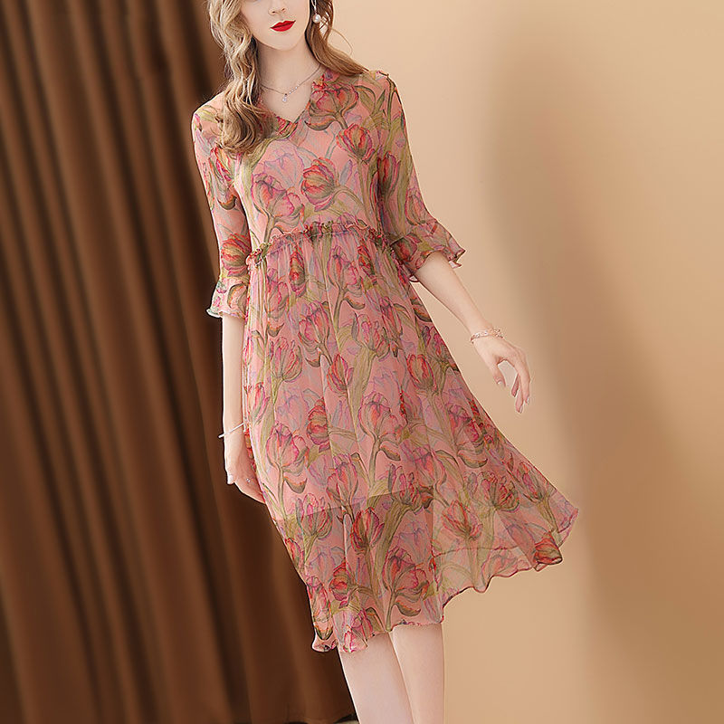 名媛气质的连衣裙，简约华丽，时尚，70小姐姐穿上宛若仙子