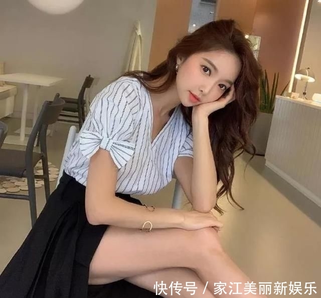  [女生]都市女生搭配高跟鞋，气势十足又美丽