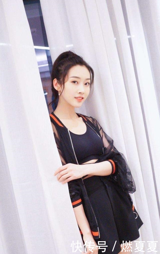  『性感』美女图集，第770期：性感时尚，图几小姐姐，你会更喜欢呢？