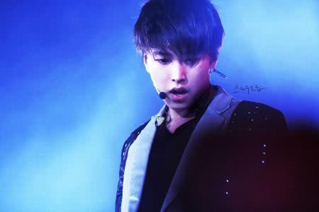 明星公开恋情影响有多大?鹿晗脱粉,关晓彤被黑