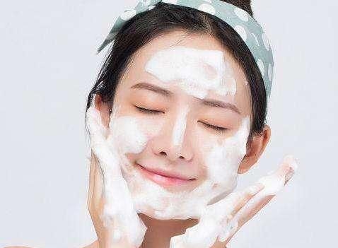  『做错』觉得毛孔越来越大？原来是洗脸的时候做错了，难怪皮肤会越来越差