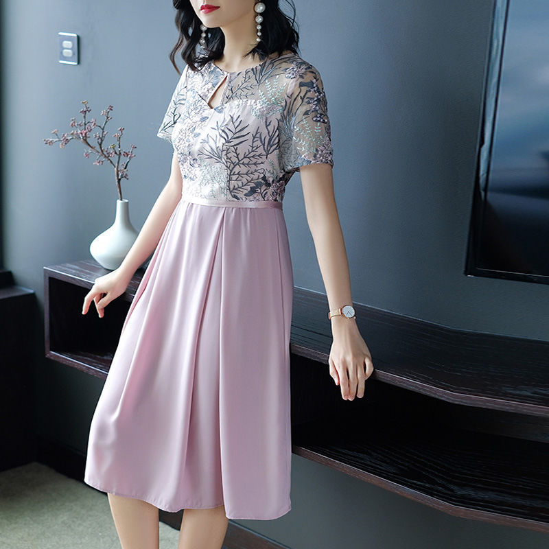 新发现一种裙:“欧货裙”,比旗袍高雅,比真丝高贵,时髦超嫩美