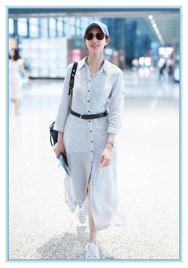 逆生长只服张钧宁!35岁穿条纹衬衫裙比李沁还嫩，没男友不应该啊