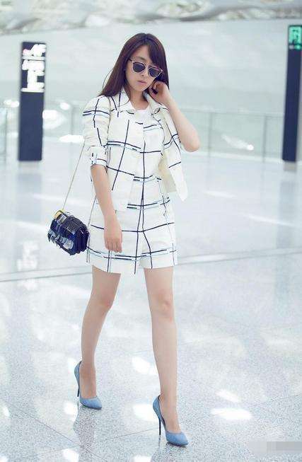 马苏这身材太恨人! 吊带裙都要撑爆了, 连李小璐柳岩都甘拜下风