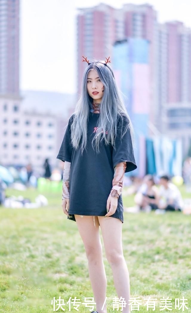 【粉色】身材微胖的美女,粉色紧身裙搭配水晶高跟凉鞋,穿出美丽好身材