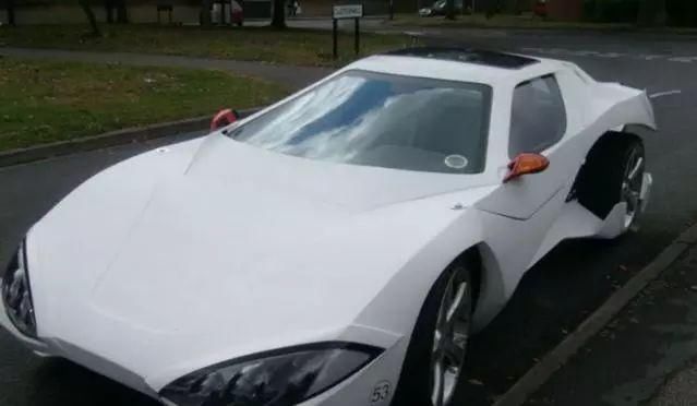 小伙没钱买豪车就改装自己的雪佛兰,没想到法