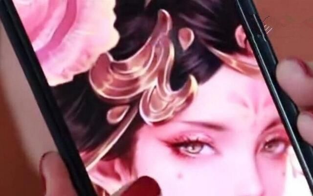 王者荣耀玩家把自己化妆成女神杨玉环,网友:这颜值美哭了