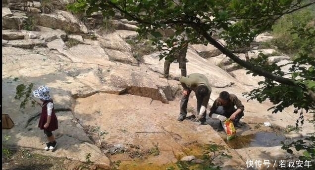 为啥现在农村老农见城里人下乡就窝火，秋游的城里人注意啦