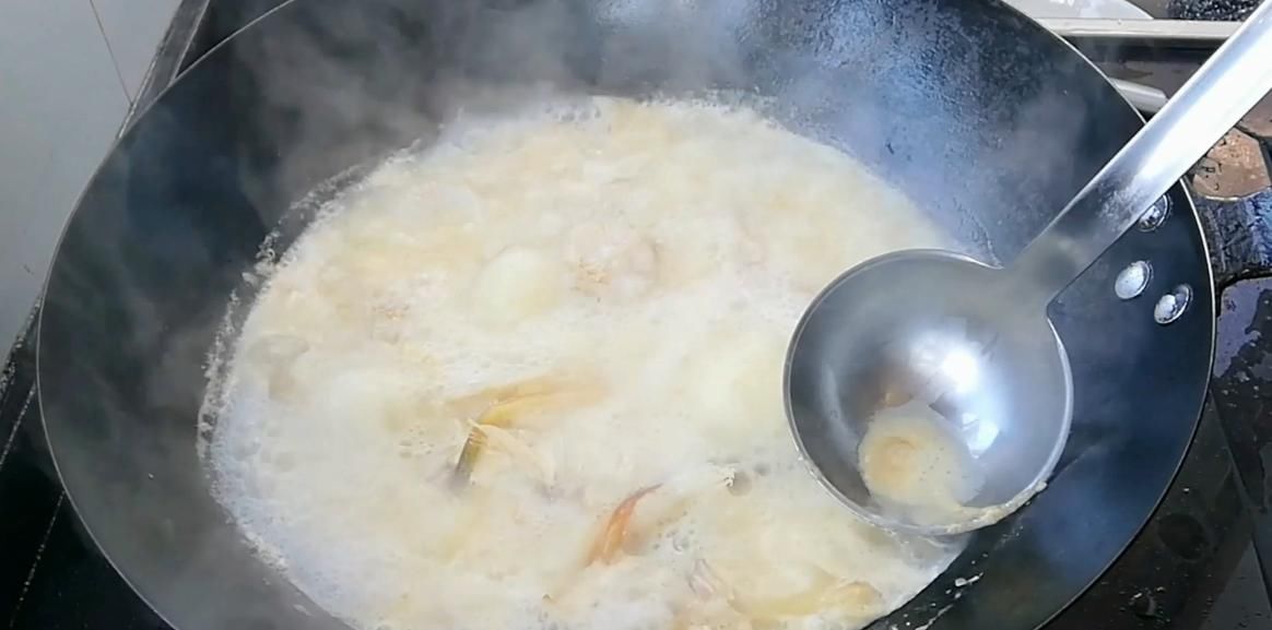 『肉质』淮扬菜大厨分享江苏经典美食——白汁鮰鱼,肉质软糯细腻鲜美异常