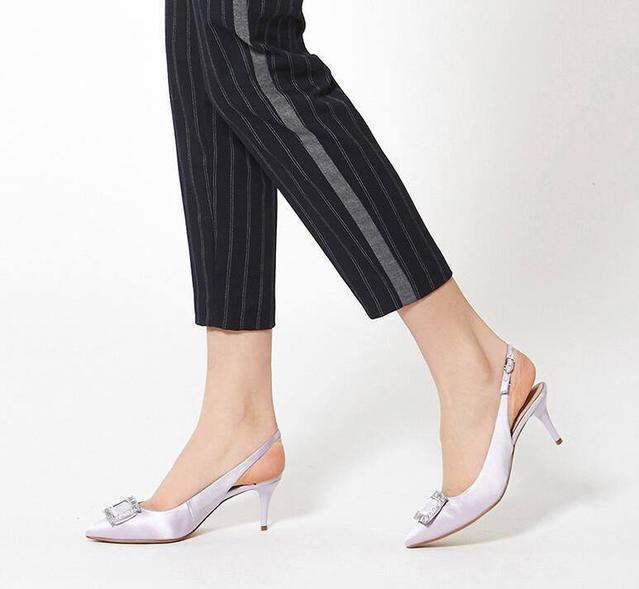 夏日露脚甜美不失气质,包头高跟鞋打造公主般甜美感