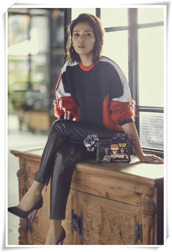 刘涛是素颜，董卿也是素颜，两人同框往那一站，差距竟如此尴尬？