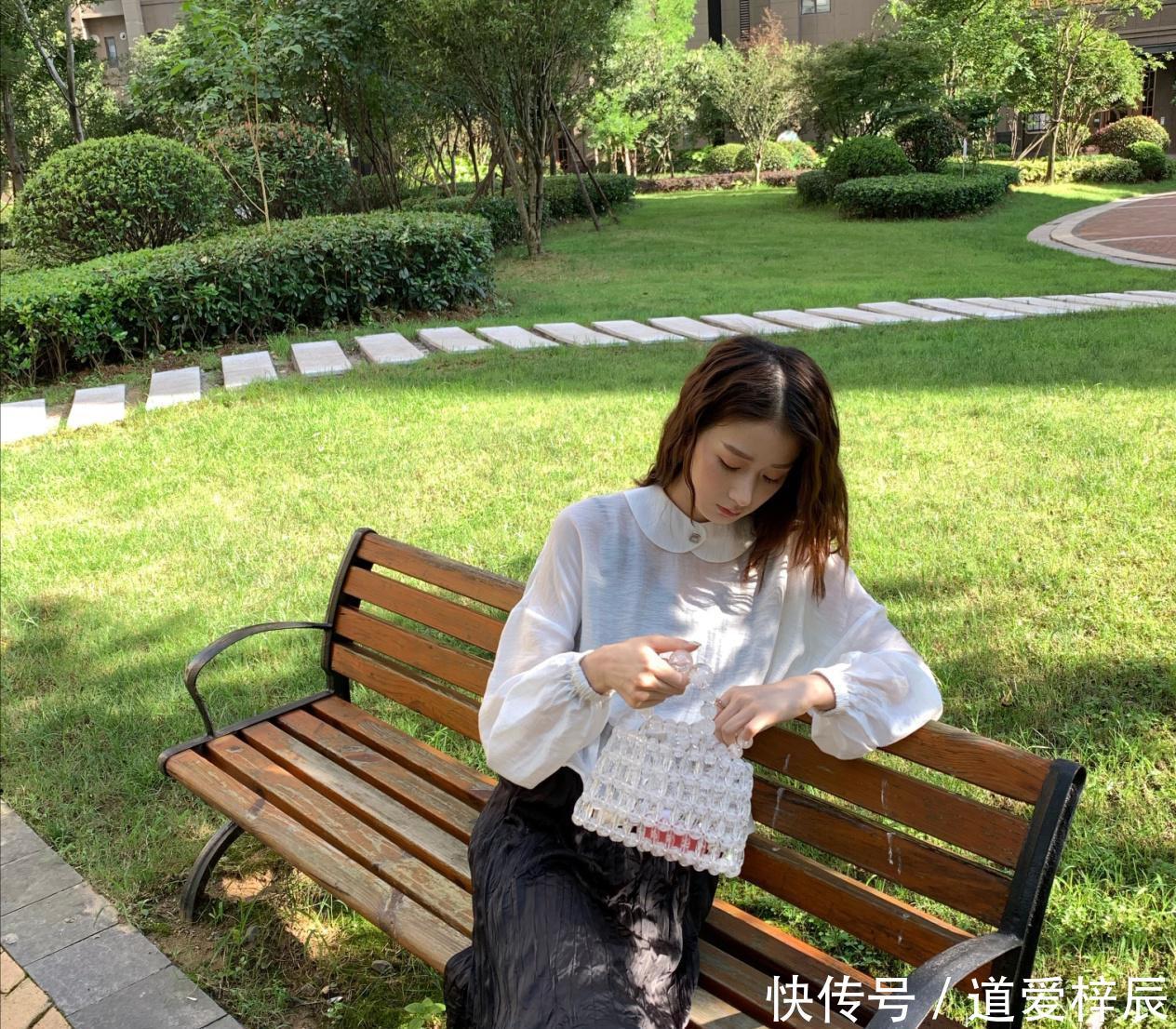 「提高」如何提高衣品？学会用简约的单品搭配服饰，让你时尚高级有气质