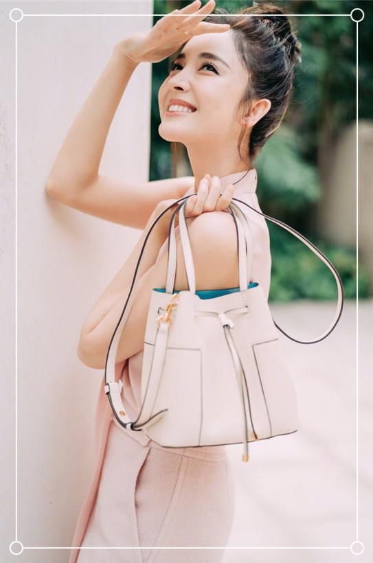 麻花辫和丸子头哪个才是减龄神器？看看同岁的杨紫和娜扎就知道了