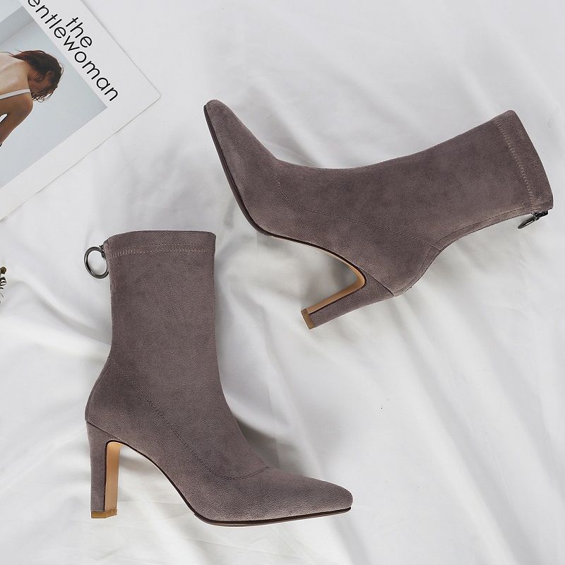 女人穿靴子简直太美了，脚再累也要穿，实在太美了