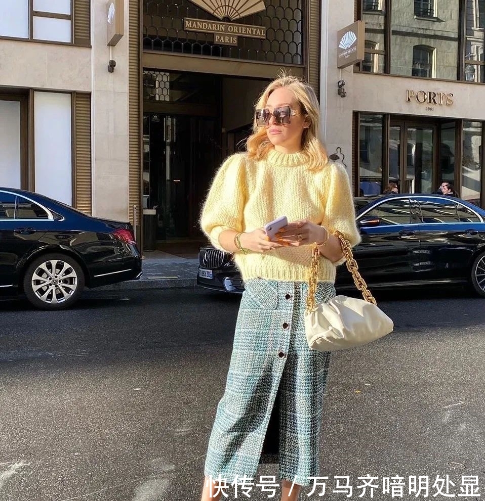 气质:今春“毛衣+半身裙”火了,时髦的人都在穿,温柔又显气质!