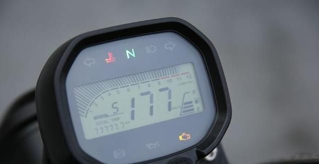  当下最为流行■最“个性”国产复古车，四气门水冷+博世电喷，功率19.3kw，1.8万