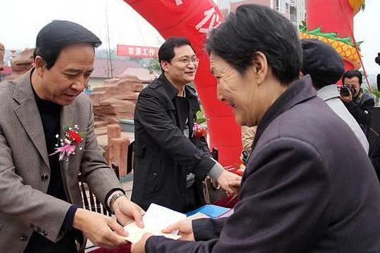 喜讯！2019养老金上调金额已定，人人能领3770元，有福了