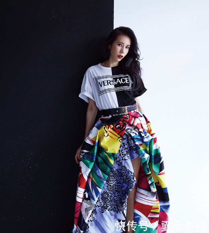 一条能把矮子逼疯的裙，舒淇穿了变少女，莫文蔚也穿了减龄30