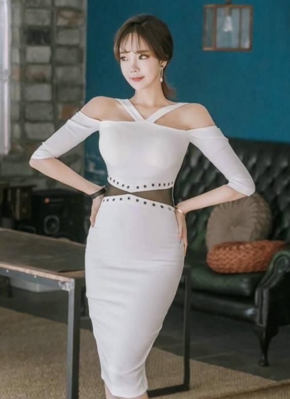 紧身包臀裙：独特魅力的小姐姐，身材曼妙，回头率特别高！