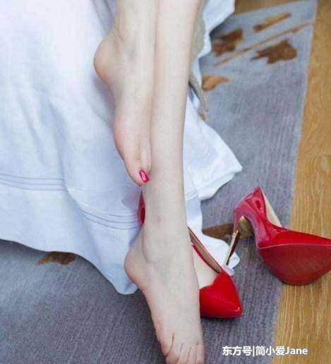 尖头高跟鞋，个性时尚范的设计，时尚之余彰显独特的个性