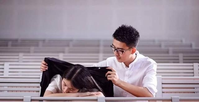  【但遇到真】遇见真爱时，十二星座男各是什么样子？水瓶很纯情