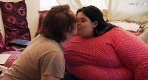 体重540斤的胖妞，成功减肥360斤，朋友们都快认不出她了！