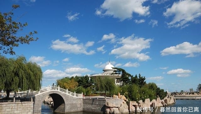 我国一座十分干净的城市，各种海鲜都有，景色十分优美