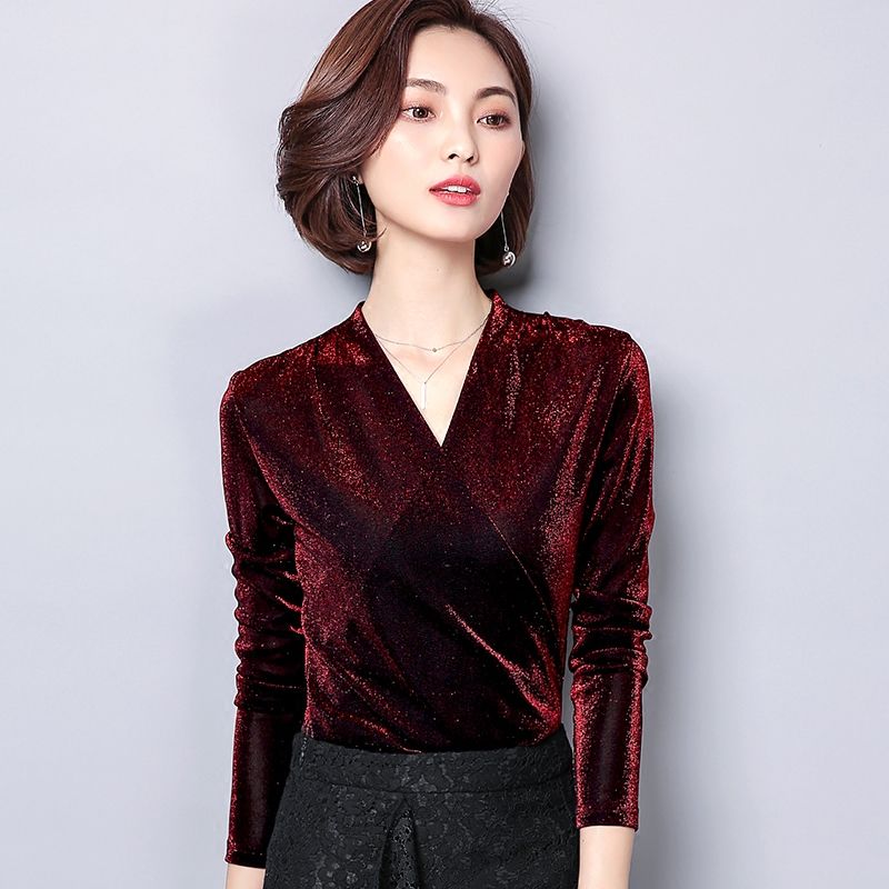 国庆出游，穿9款小衫，同行同事夸我长得精致有气质，心里美滋滋