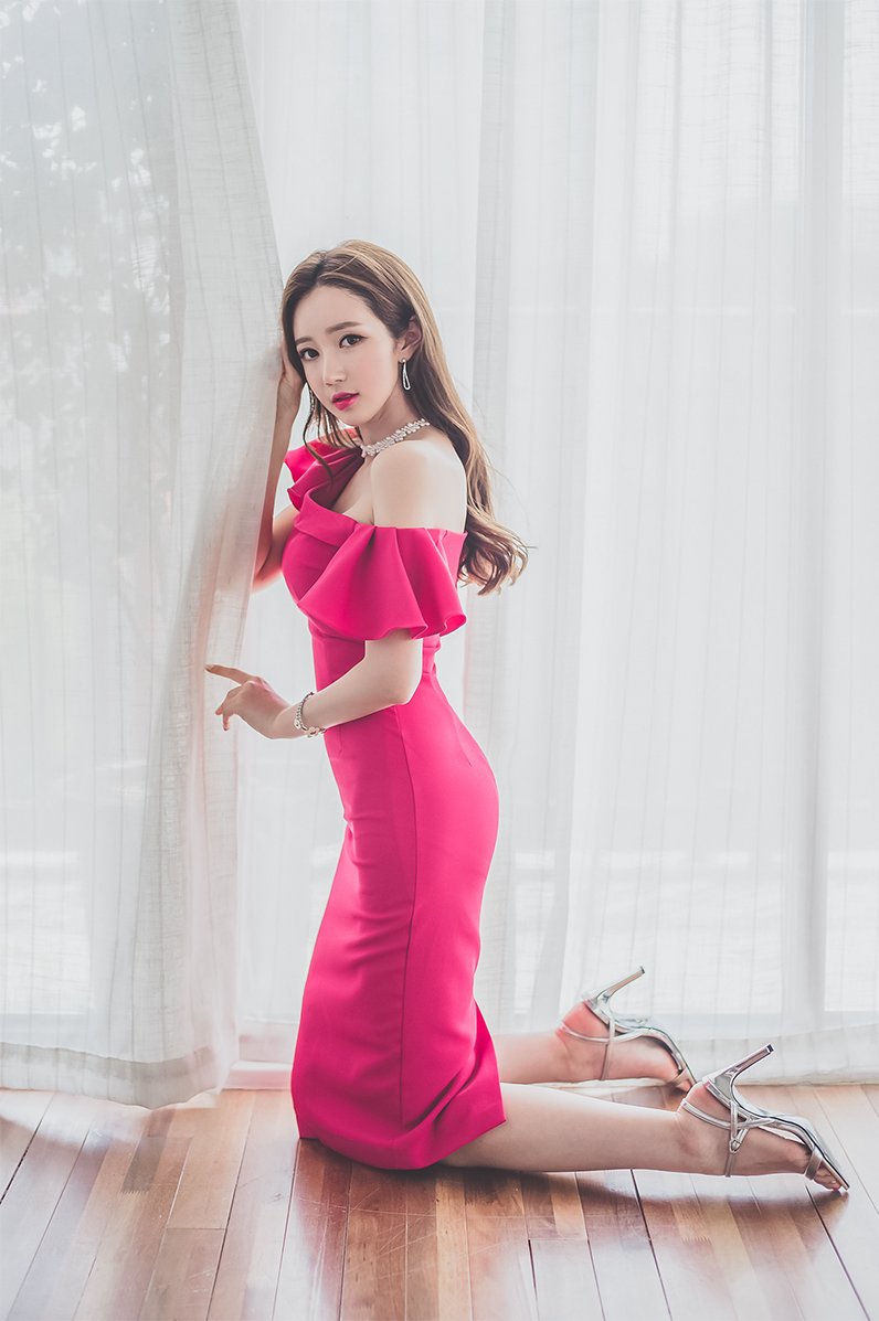 传情斯凯尔克红艳娇媚礼裙