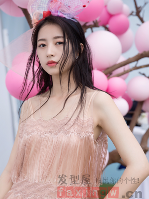 随性优雅的气质长发发型 终将一路繁花相送