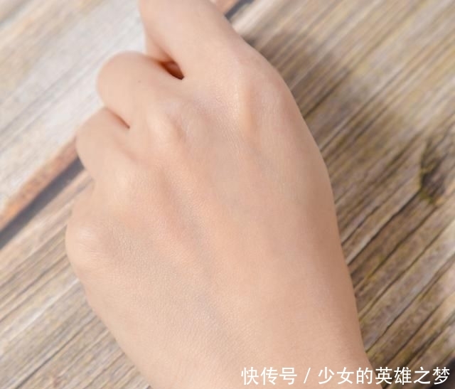 「控油」控油妆前乳,清爽服帖巨好用