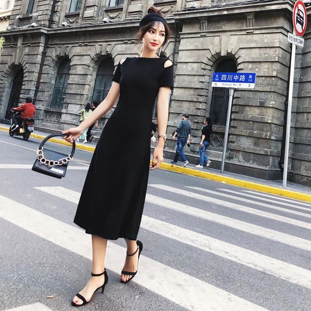 等发工资了，我一定给老婆买这款连衣裙，气质优雅，尽显女人味