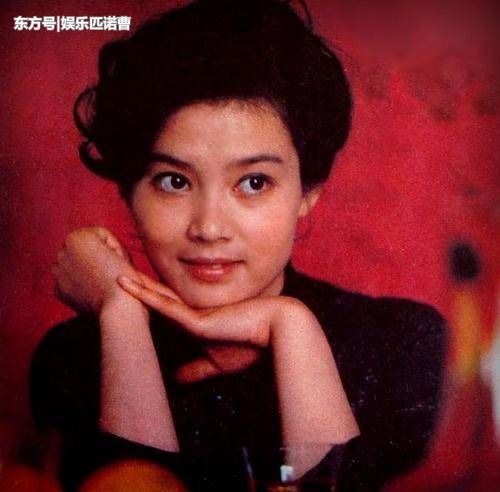 老戏骨潘虹年轻时比巩俐还时髦，61岁的刘晓庆和她同台输个精光