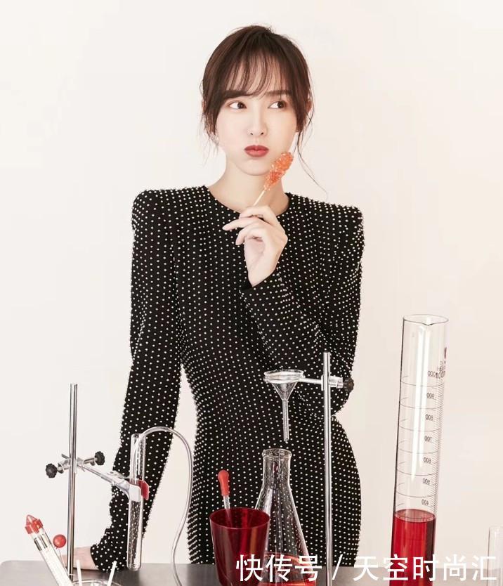 唐嫣为时尚拼了，“餐布”缝在身上很高端，太瘦了穿啥都一个样！