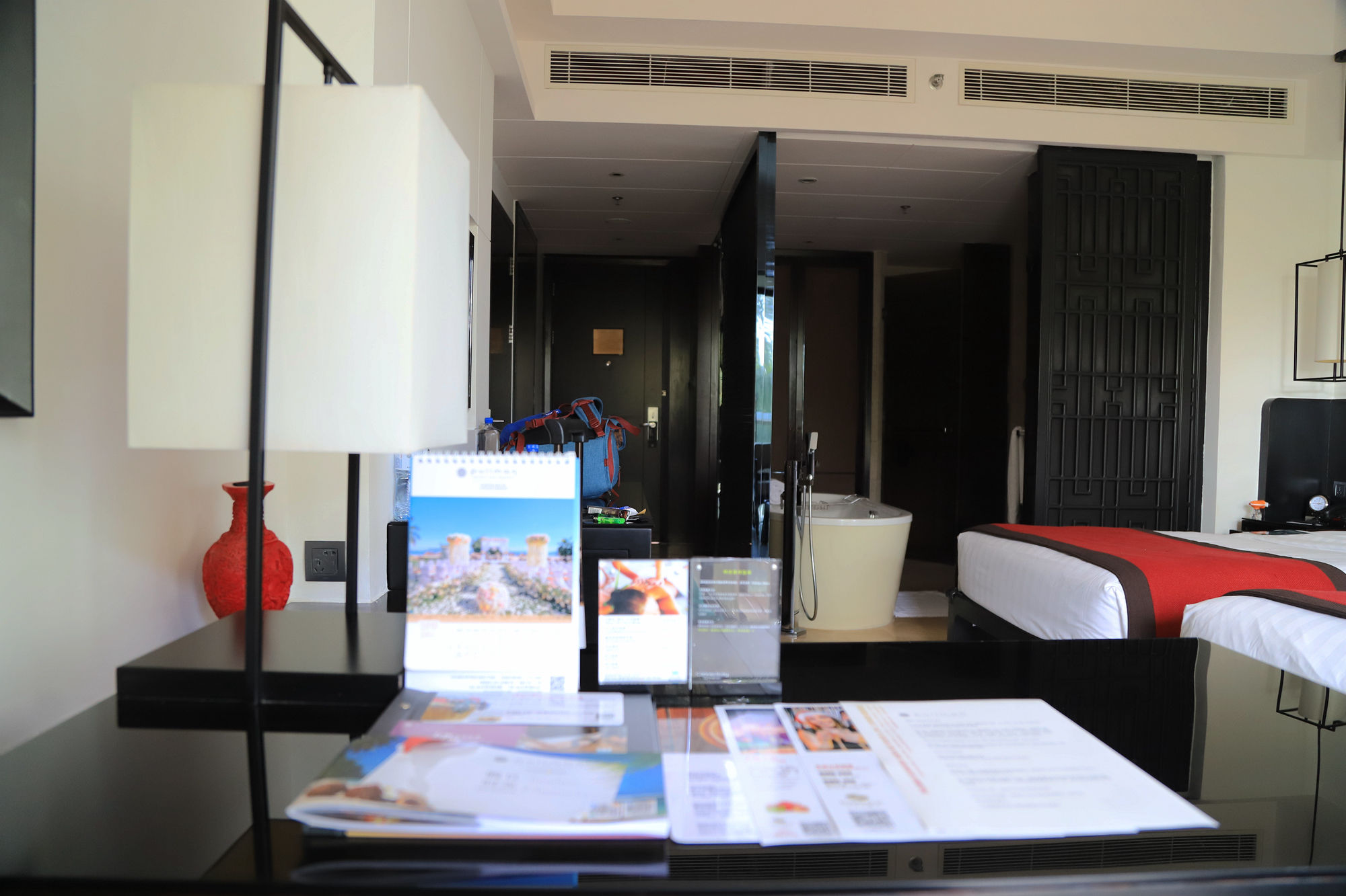 【遇上一座城】请到天涯海角来,一起去看比基尼大长腿的三亚微游