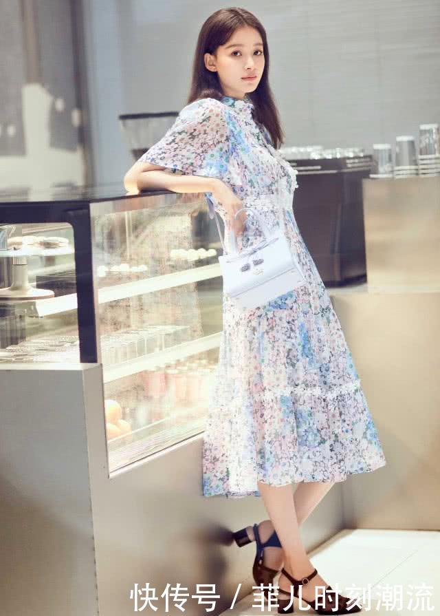 孙怡穿短裙大秀好身材，大长腿太惊艳，董子健小子真有福气！