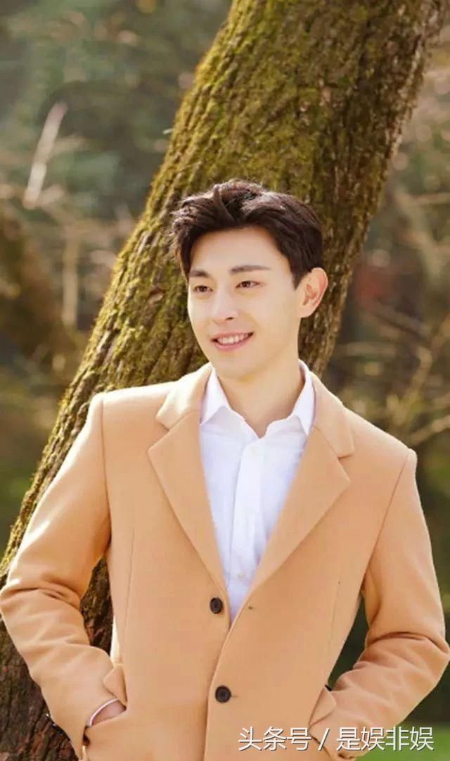 《一千零一夜》邓伦的十五套衣服，第七套贵气，第十套最帅！