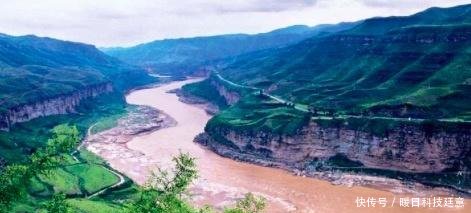 韩愈的这首诗只有16个字，却字字珠玑，读后令人拍案叫绝！