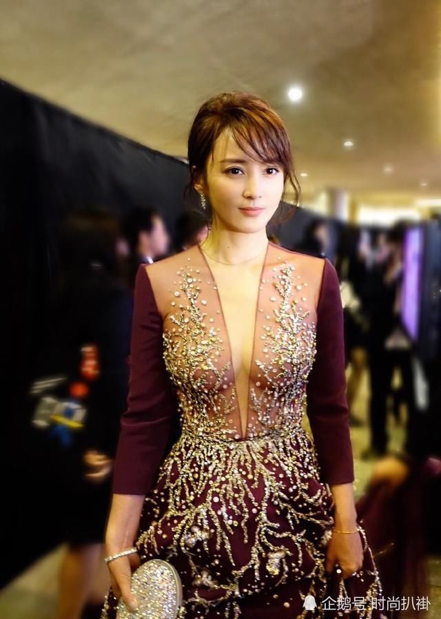 43岁的蒋勤勤越发性感了！身怀二胎的她知性美简直要溢出屏幕！