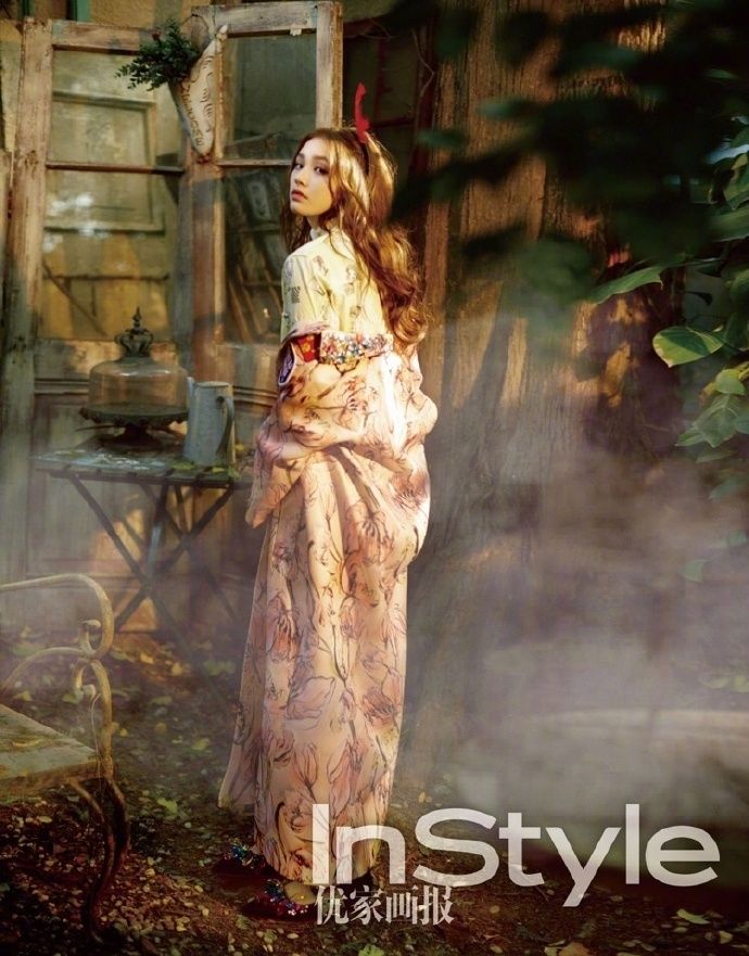 林允:美腿夹得真紧