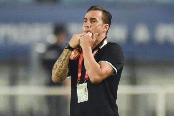 恒大客场逆转苏宁后,却有一大隐患:迎战大连时有5将身背3张黄牌