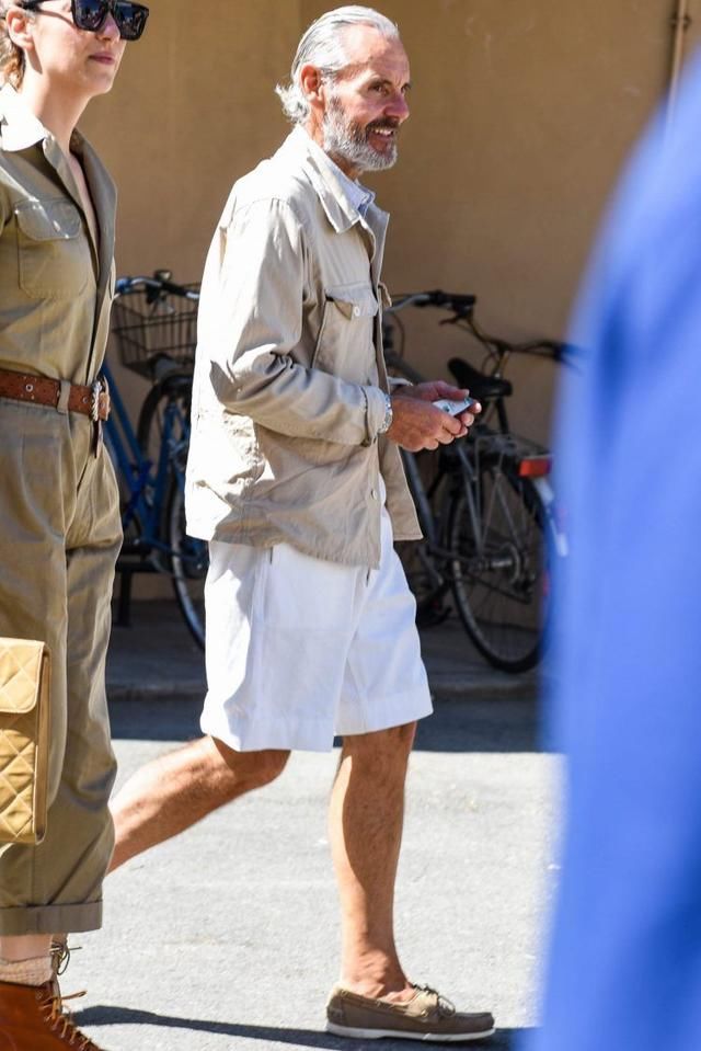 「长衣短裤」在穿衣搭配这事上,男人到底能不能「长衣+短裤」?