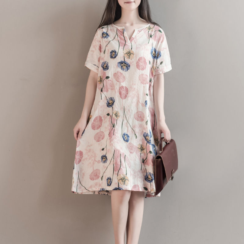 七月的高温高温别傻傻的穿长裤了，今年流行连衣裙，穿上确实洋气