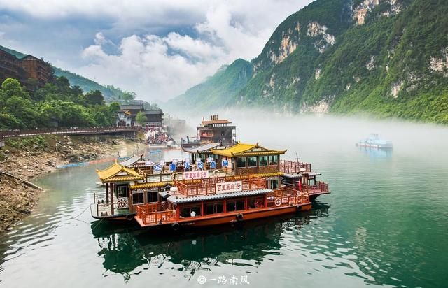 重庆大山深处隐藏一条百里画廊,景色梦幻如仙境,比洪崖洞还美